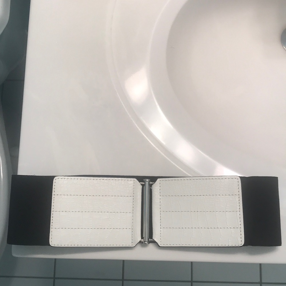 Reversible leather patch belt